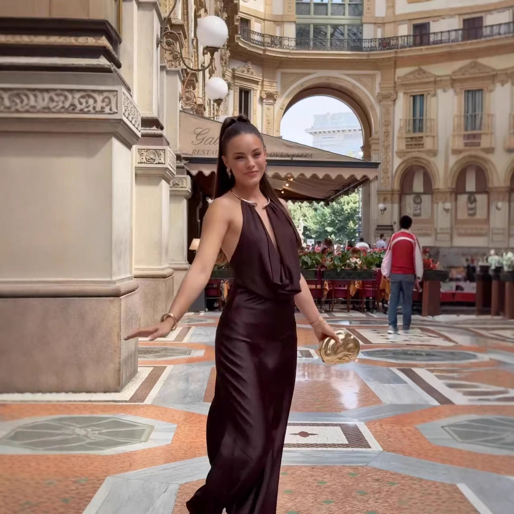 Satin-Maxikleid mit Neckholder und Rückenausschnitt