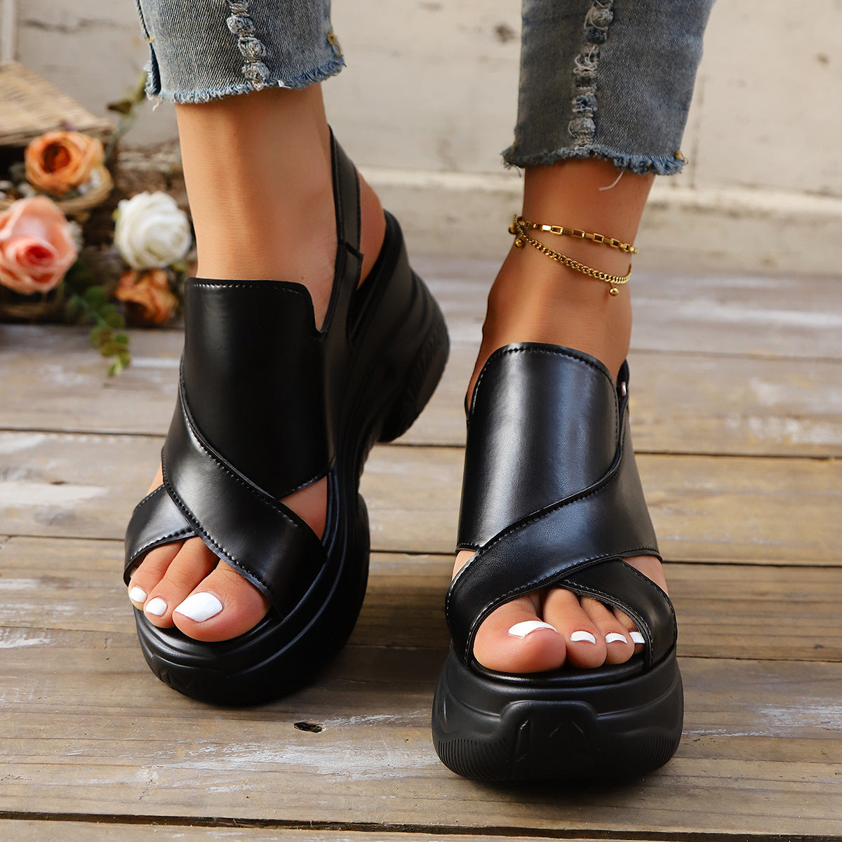 Plateau-Sandalen mit dicker Sohle – Bild 1 | LuxeStyle