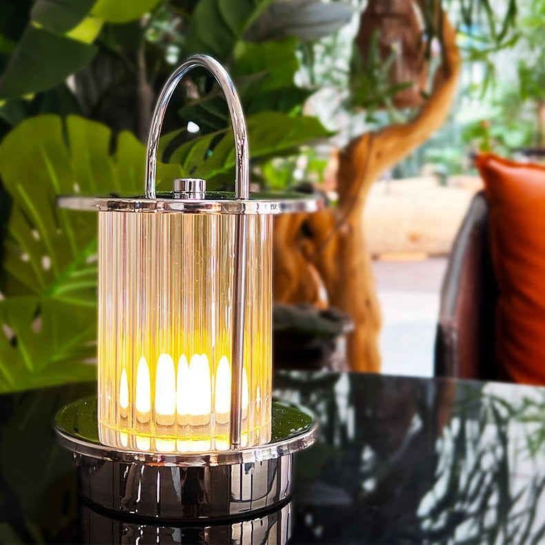Silberne Aufladbare Schreibtischlampe, Warm Light – Bild 4 | LuxeStyle