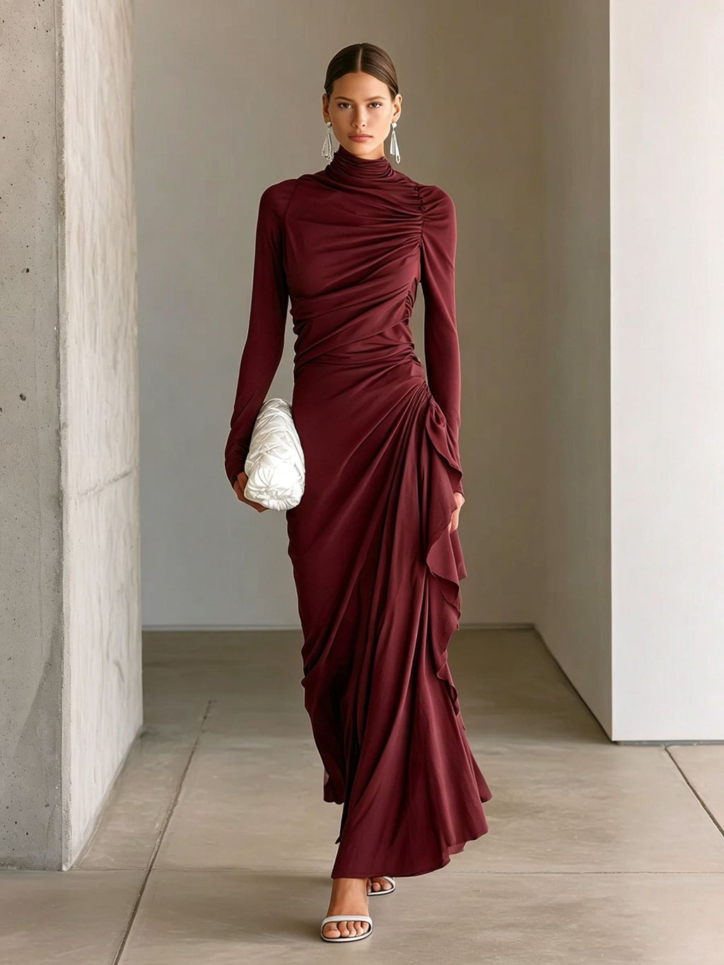 Elegantes, hochgeschlossenes Plissee-Kleid