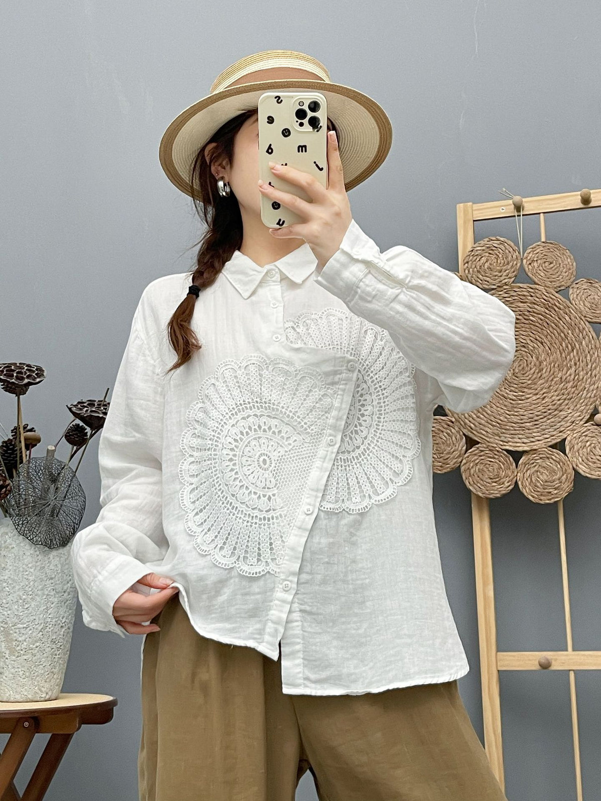 Elegantes Langarmshirt mit Stickerei – Bild 1 | LuxeStyle