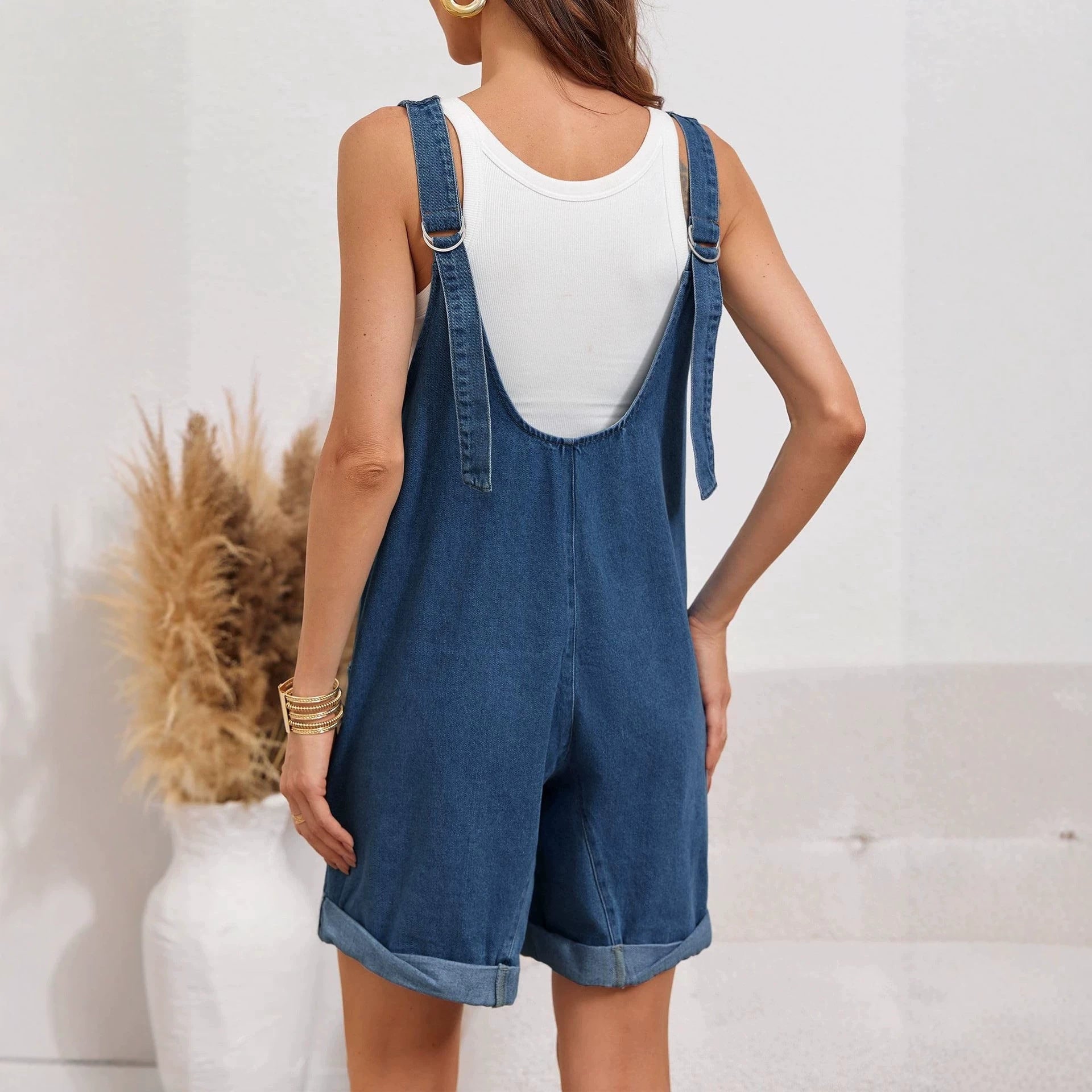 Sommerlicher Denim-Jumpsuit mit weiten Taschen