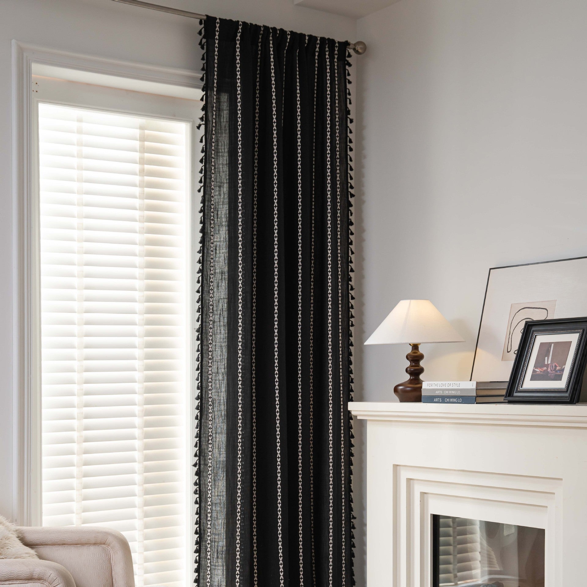 Schwarz-Weiß Jacquard-Vorhang mit Stangen