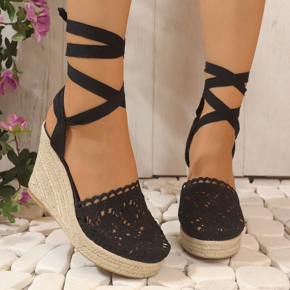 Keilsandalen aus Strohgeflecht mit Schnürung – Bild 20 | LuxeStyle