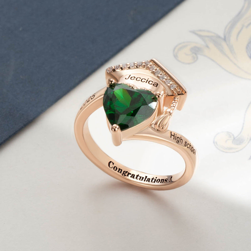 Personalisierter Bachelor-Ring mit Geburtsstein