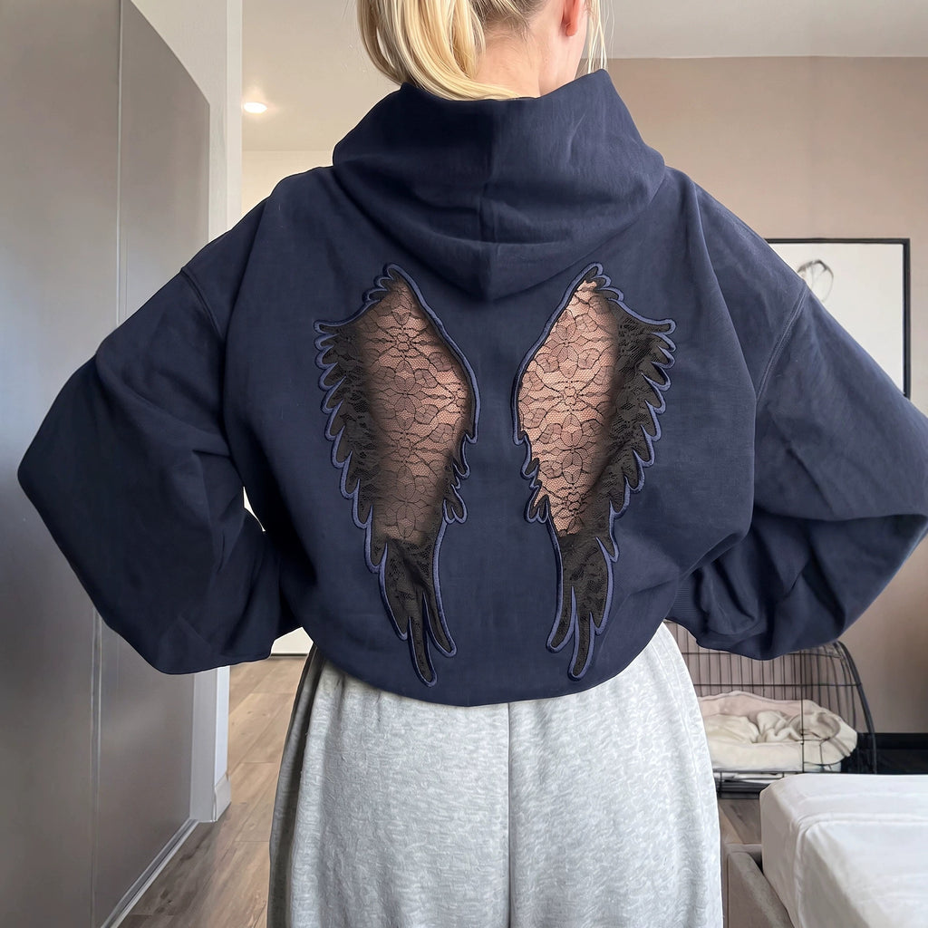 Sweatshirt mit Spitze und Flügel-Stickerei