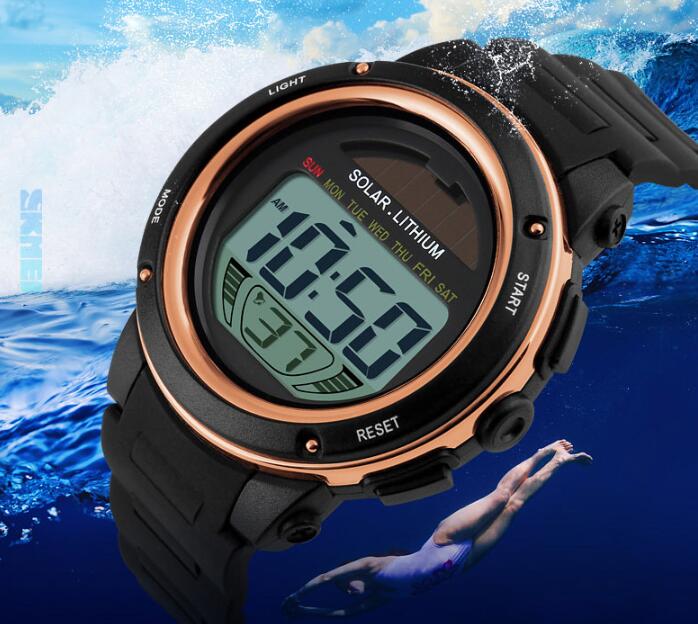 Solar Smartwatch 5-Grad-Wasserdicht, blau – Bild 1 | LuxeStyle