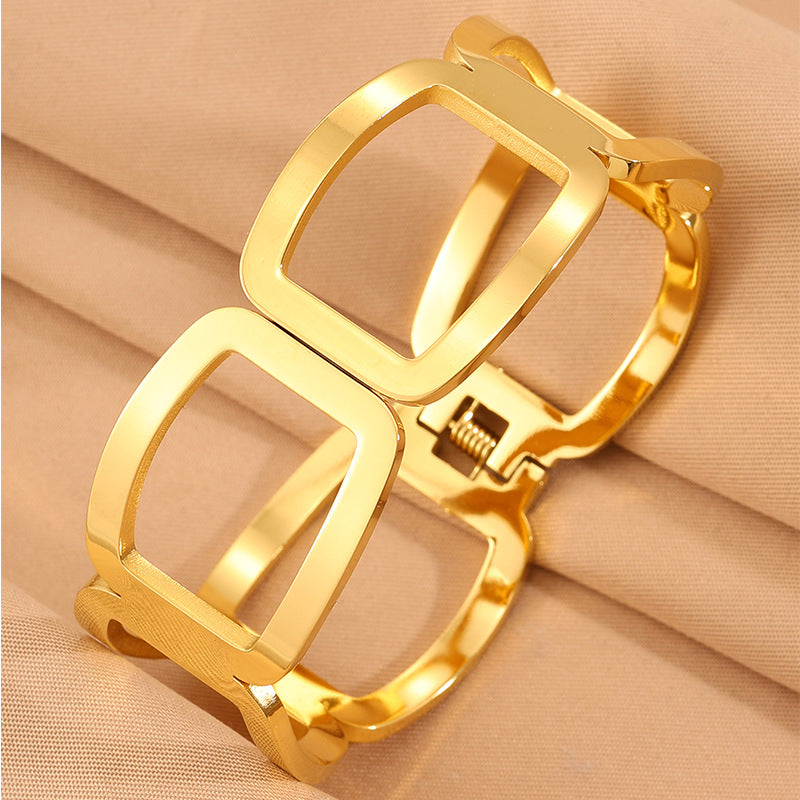 Armreif «Great Wall» mit Zirkonia, goldfarben – Bild 3 | LuxeStyle