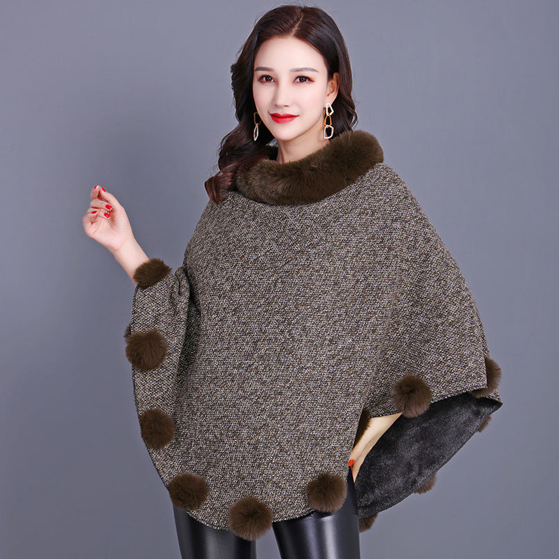 Damen-Poncho mit Fellkugel – Bild 9 | LuxeStyle