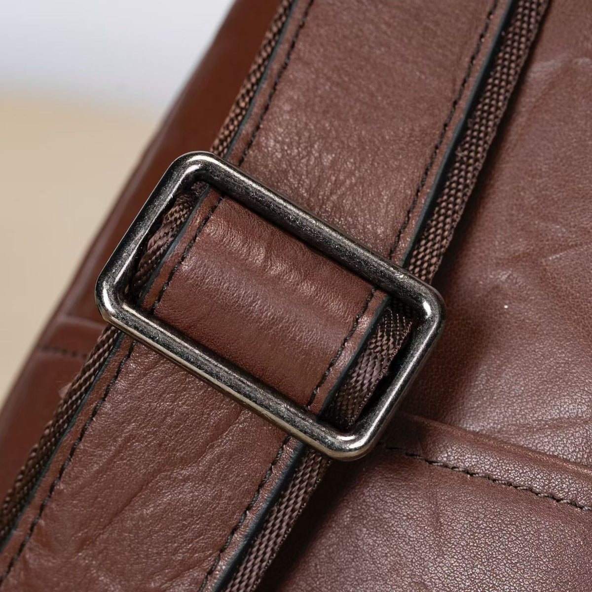 Genuine Leder Crossbody Tasche – Kaffee – Bild 2 | LuxeStyle