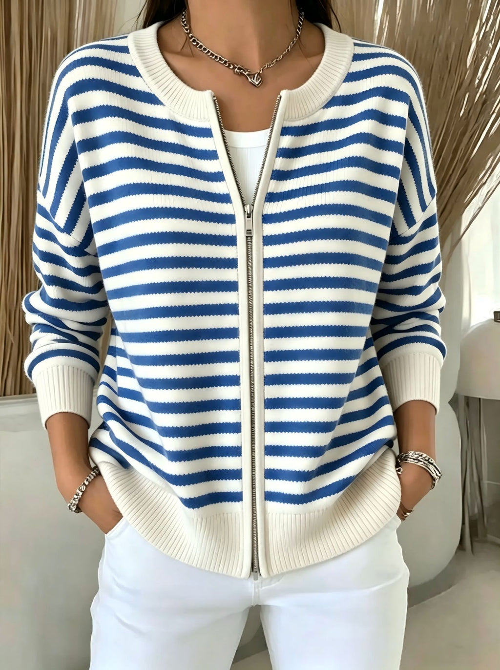 Gestreifte Strickjacke mit Reissverschluss