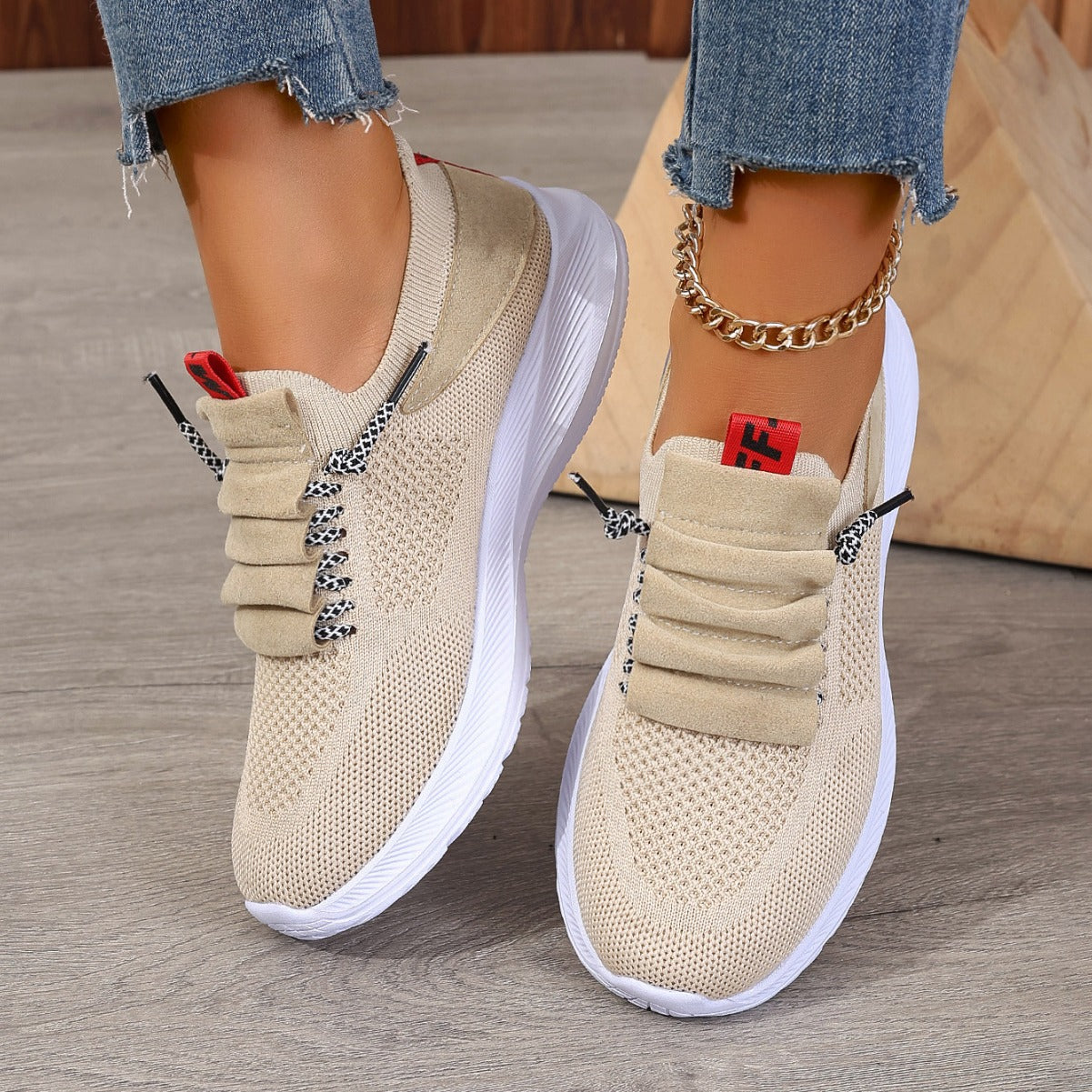 Freizeit-Sneaker mit flacher Sohle