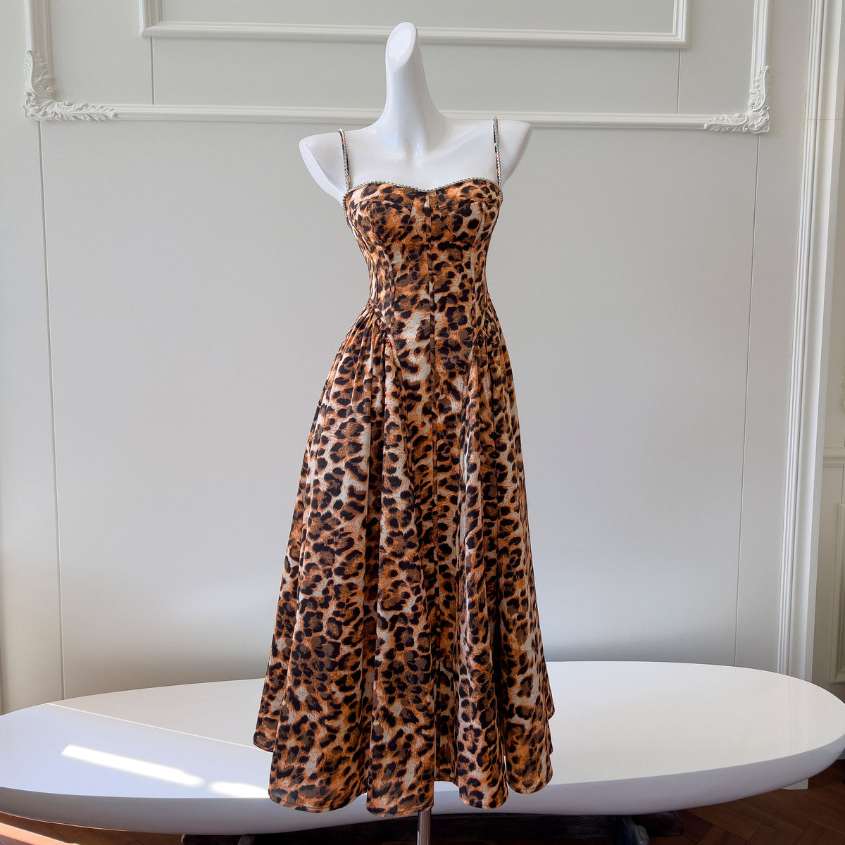 Leopard-Print-Bandeau-Robe – Bild 5 | LuxeStyle