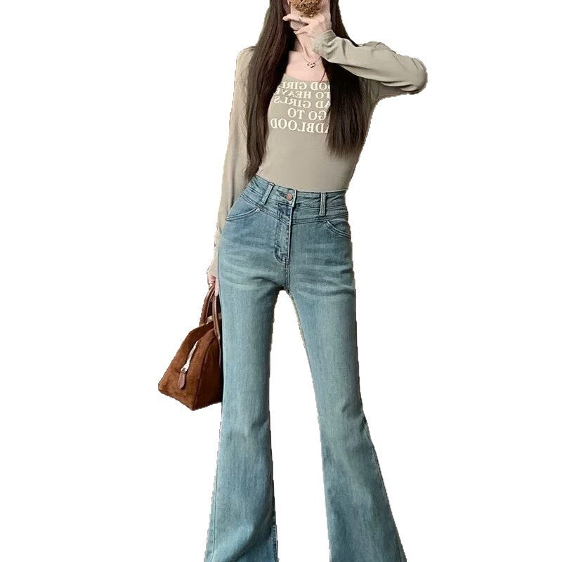 Leichte, hochgeschnittene Jeans
