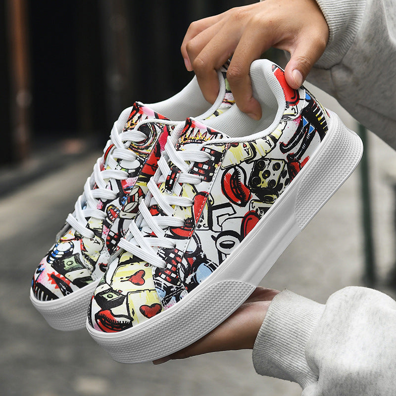 Couple Sneakers mit Graffiti-Print – Bild 7 | LuxeStyle