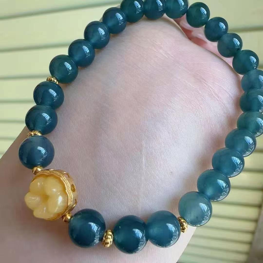 Armband mit Glückskatze aus Jadeit