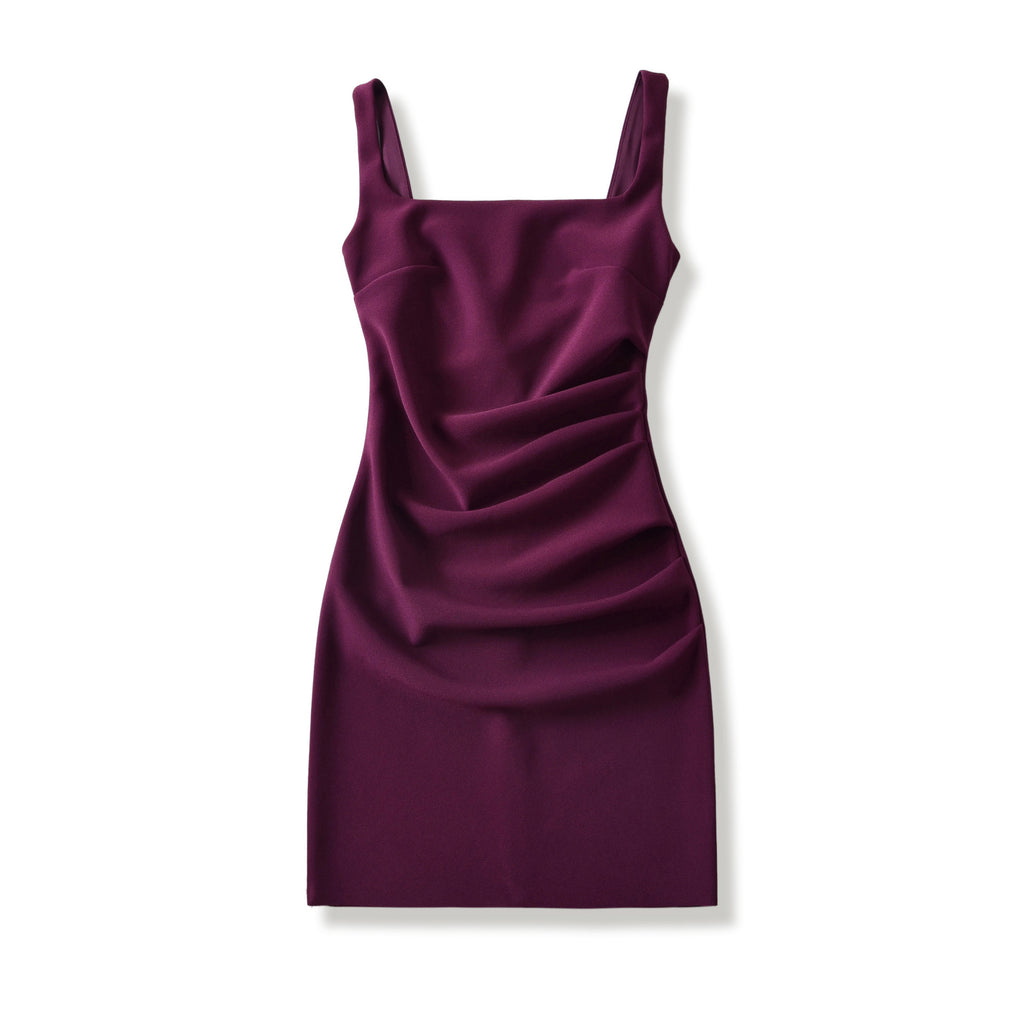 Enges Sommerkleid mit Spaghettiträgern und eckigem Ausschnitt