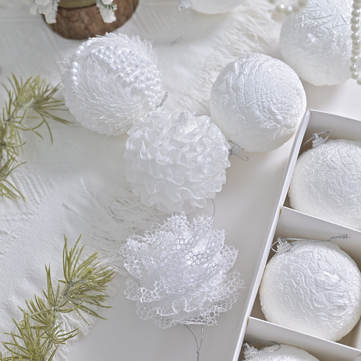 Glitzernder Weihnachtsball aus Schaumstoff | LuxeStyle