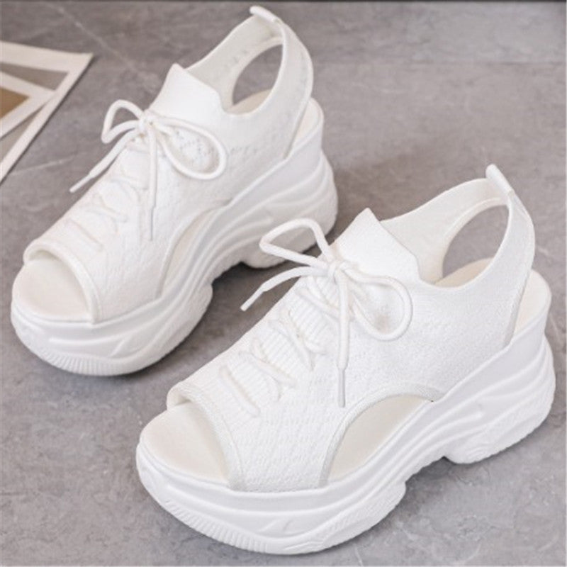 Keile-Plateau-Sandalen aus Flyknit – Bild 4 | LuxeStyle