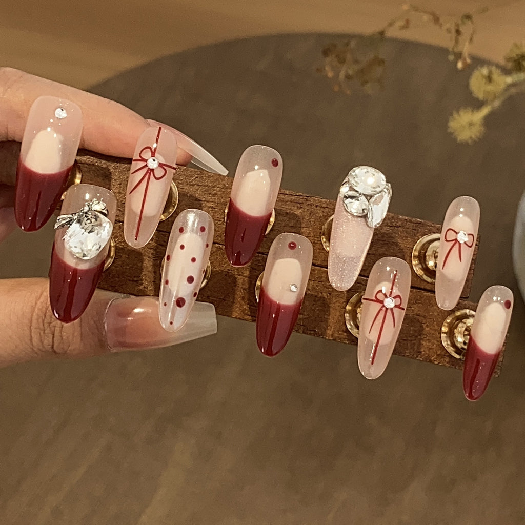 Weinroter Schmetterlings-Nagelaufkleber