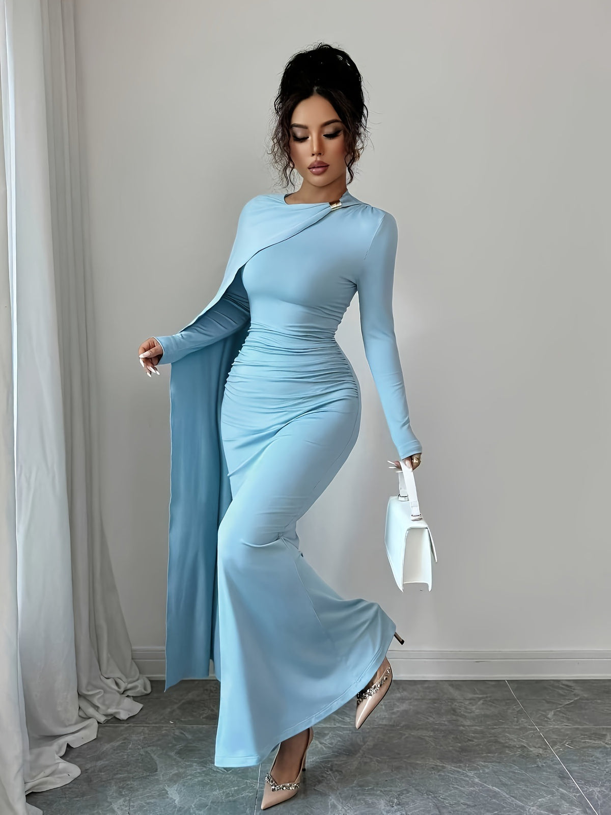 Elegantes himmelblaues Herbst-/Winterkleid – Bild 5 | LuxeStyle