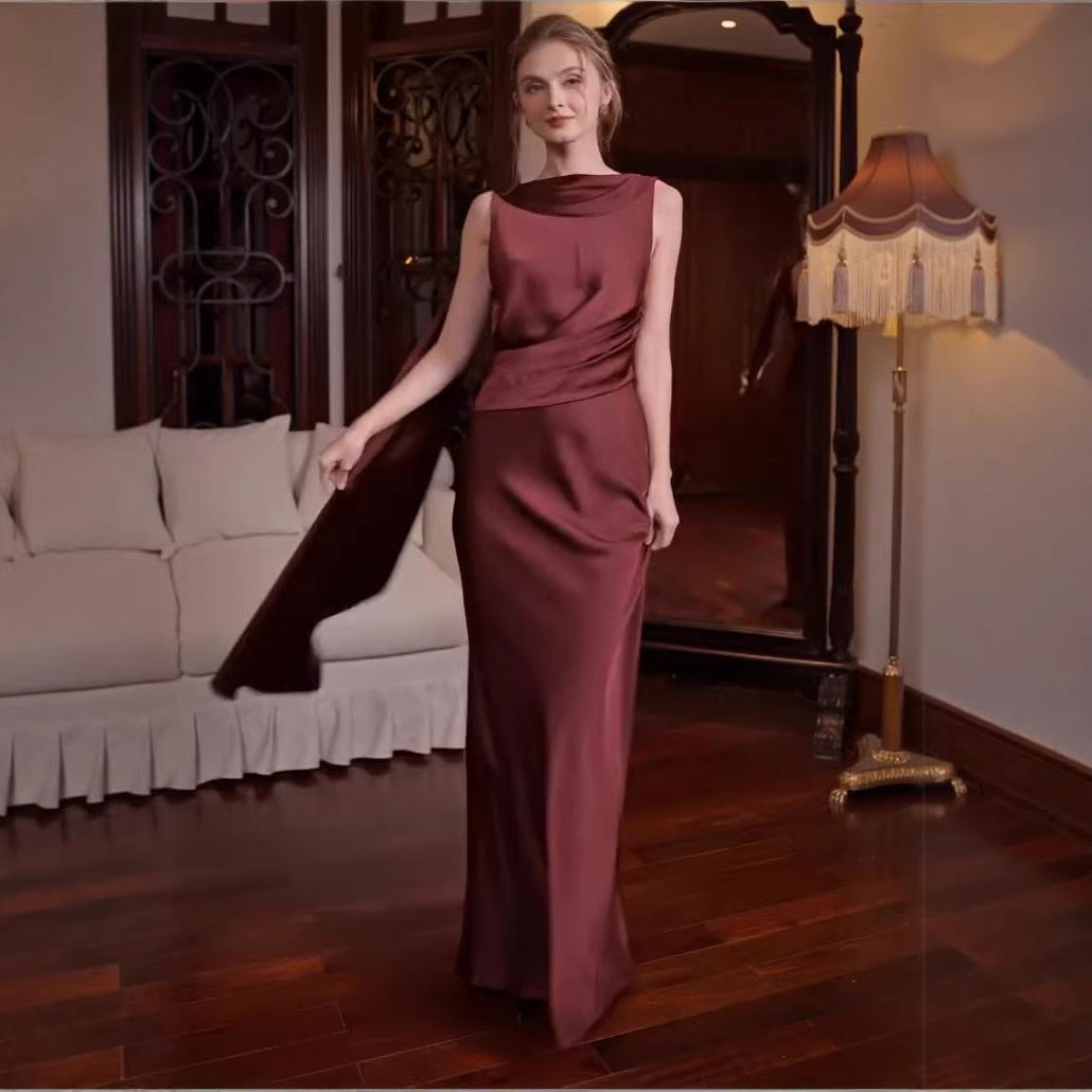 Elegantes Rundhals-Kleid mit Bindeband