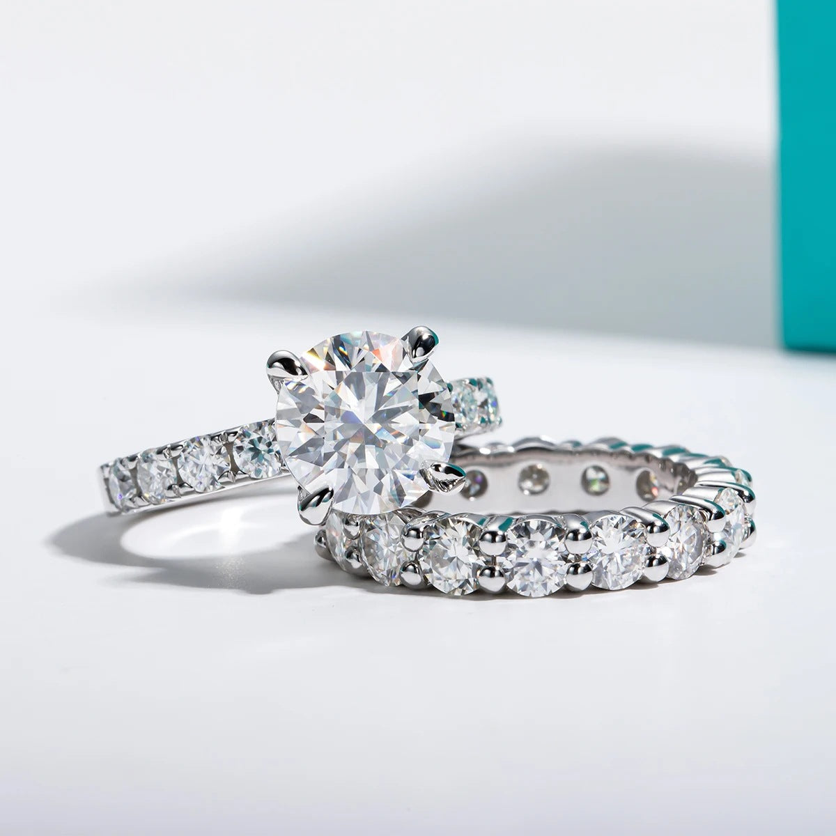 3-Karat Moissanit-Ring mit Diamantfassung – Bild 4 | LuxeStyle