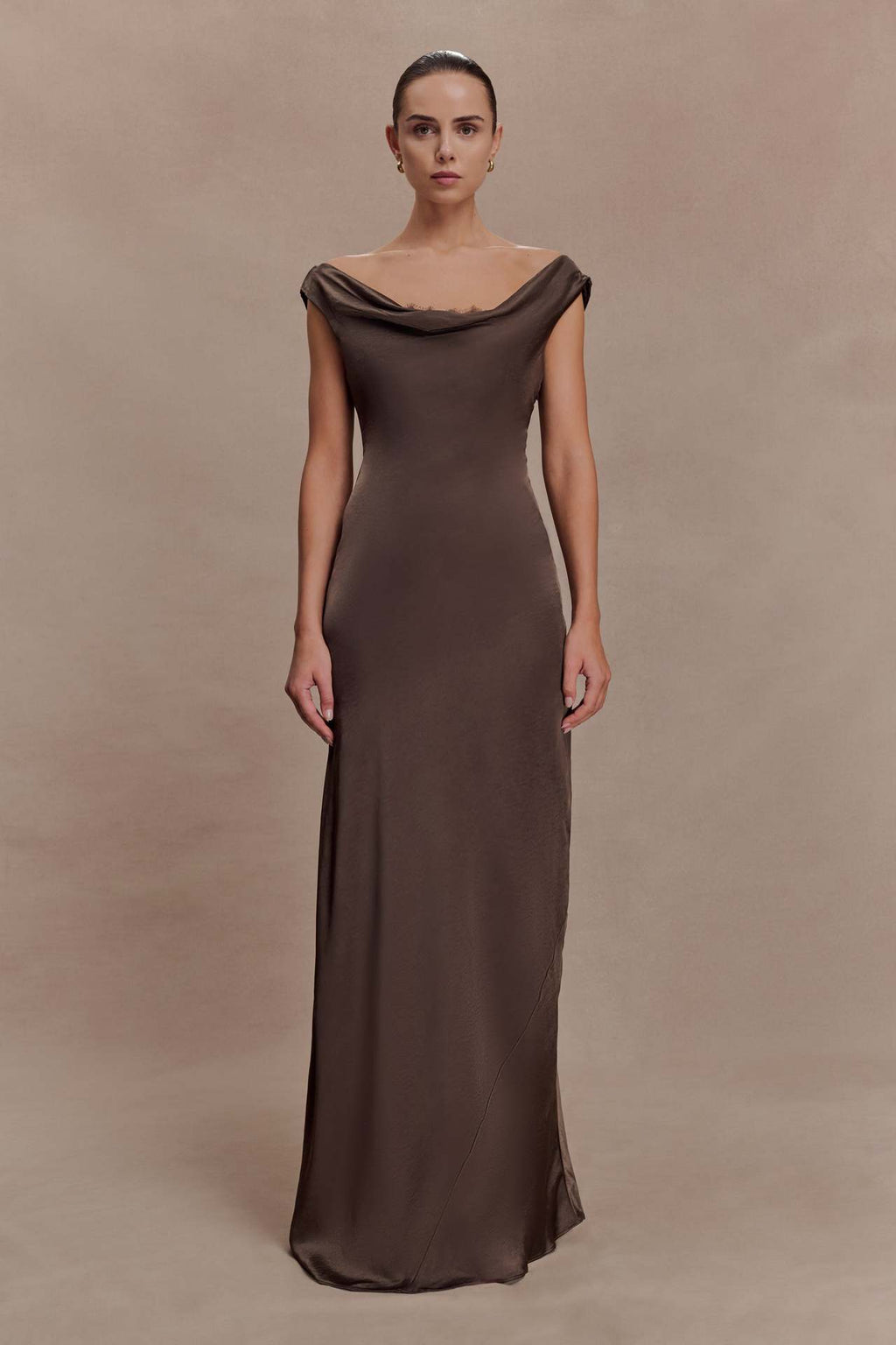 Elegantes Spitzen-Abendkleid mit U-Boot-Ausschnitt – Bild 2 | LuxeStyle