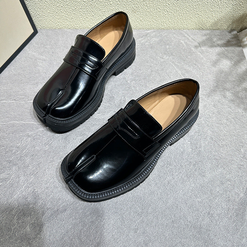 Schwarze Leder-Schuhe mit Kurzabsatz