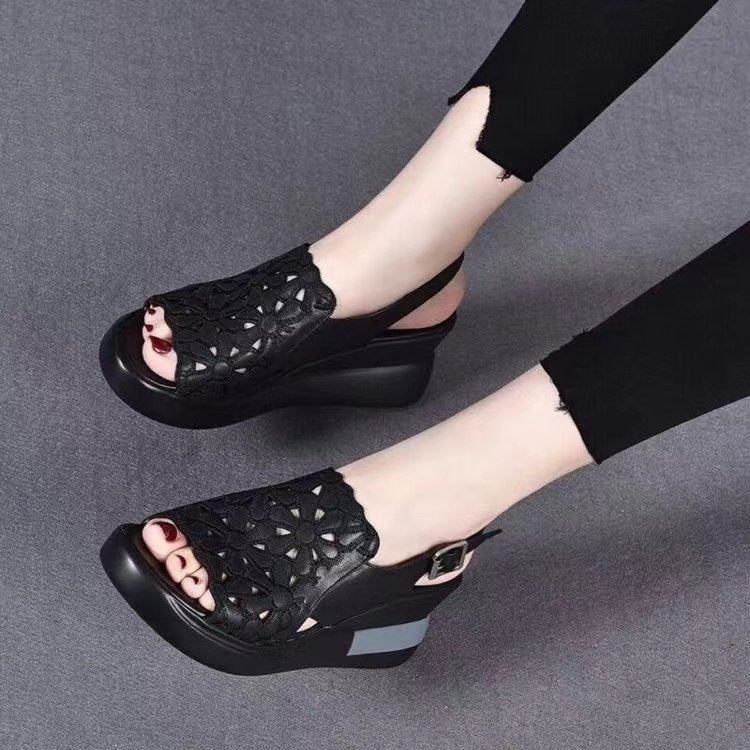 Römer-Sandalen mit Schnalle – Bild 6 | LuxeStyle