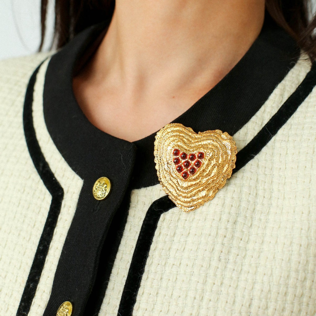 Herzförmige Rot-Agate-Brosche – Bild 6 | LuxeStyle
