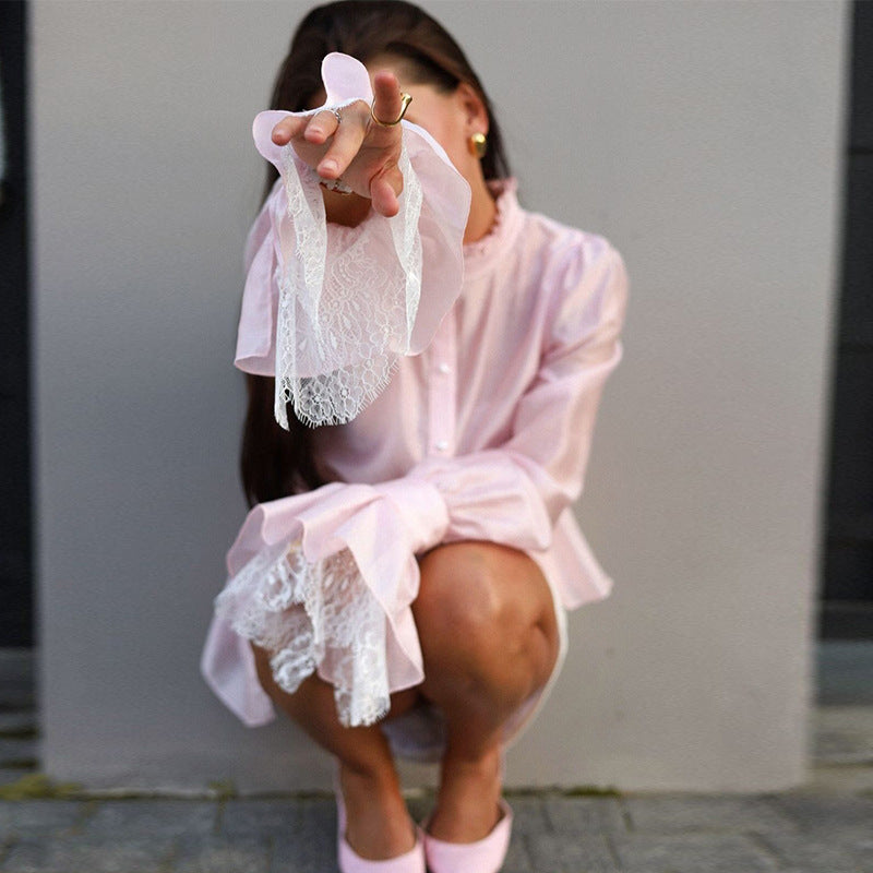 Kurzes Shirt mit ausgestellten Ärmeln | LuxeStyle