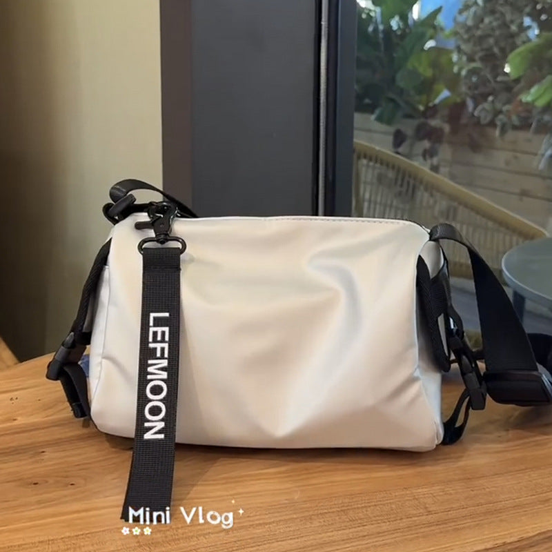 Kleine wasserdichte Messenger-Tasche aus Oxford-Stoff | LuxeStyle