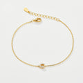 Zirkon-Armreif mit Buchstaben-Design – Bild 1 | LuxeStyle