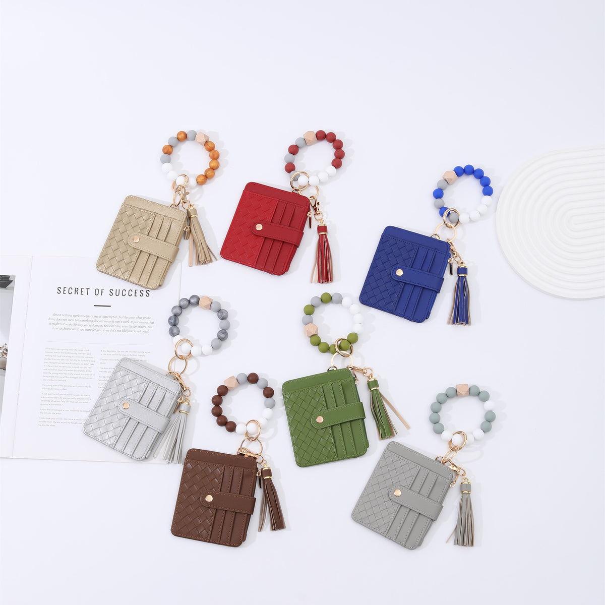 Kartenhalter mit Perlenarmband – Bild 3 | LuxeStyle