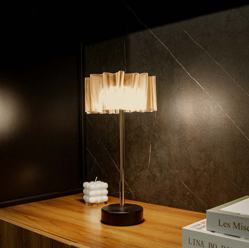Aluminium Tischlampe mit Touch‑Schalter – Bild 4 | LuxeStyle