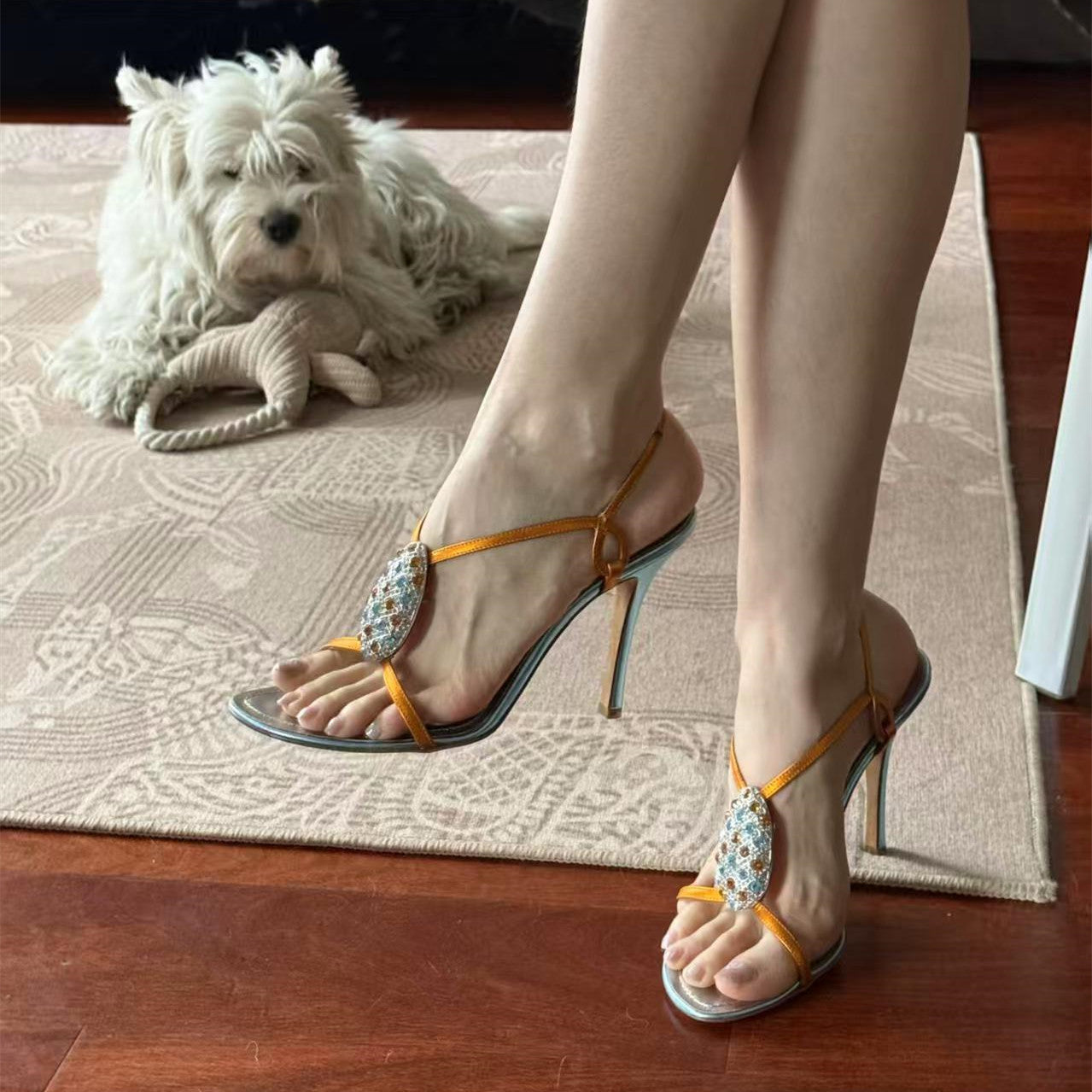 Offene High-Heel-Sandalen mit Riemen