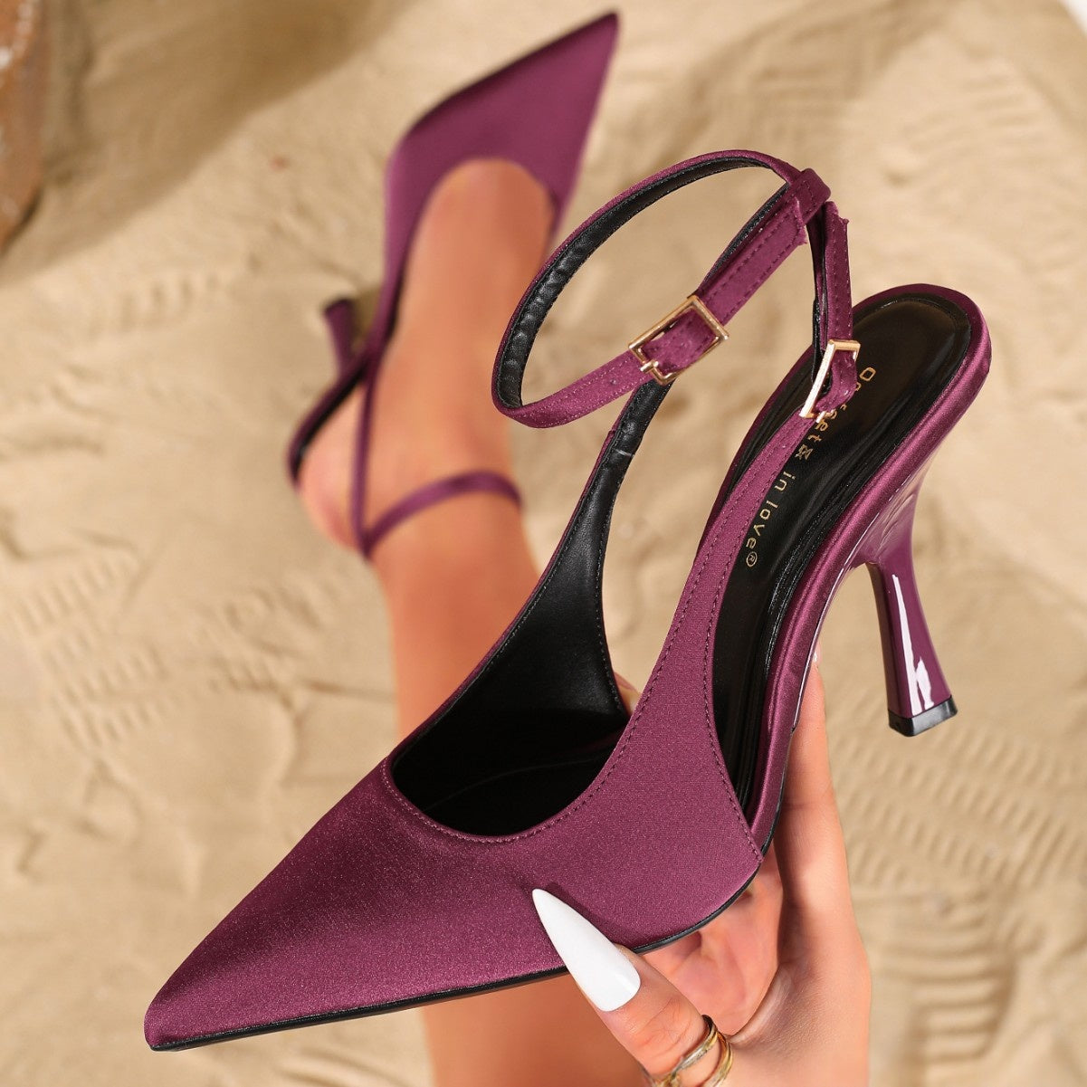 Schmale Spitzschuhsandalen mit Stiletto-Absatz