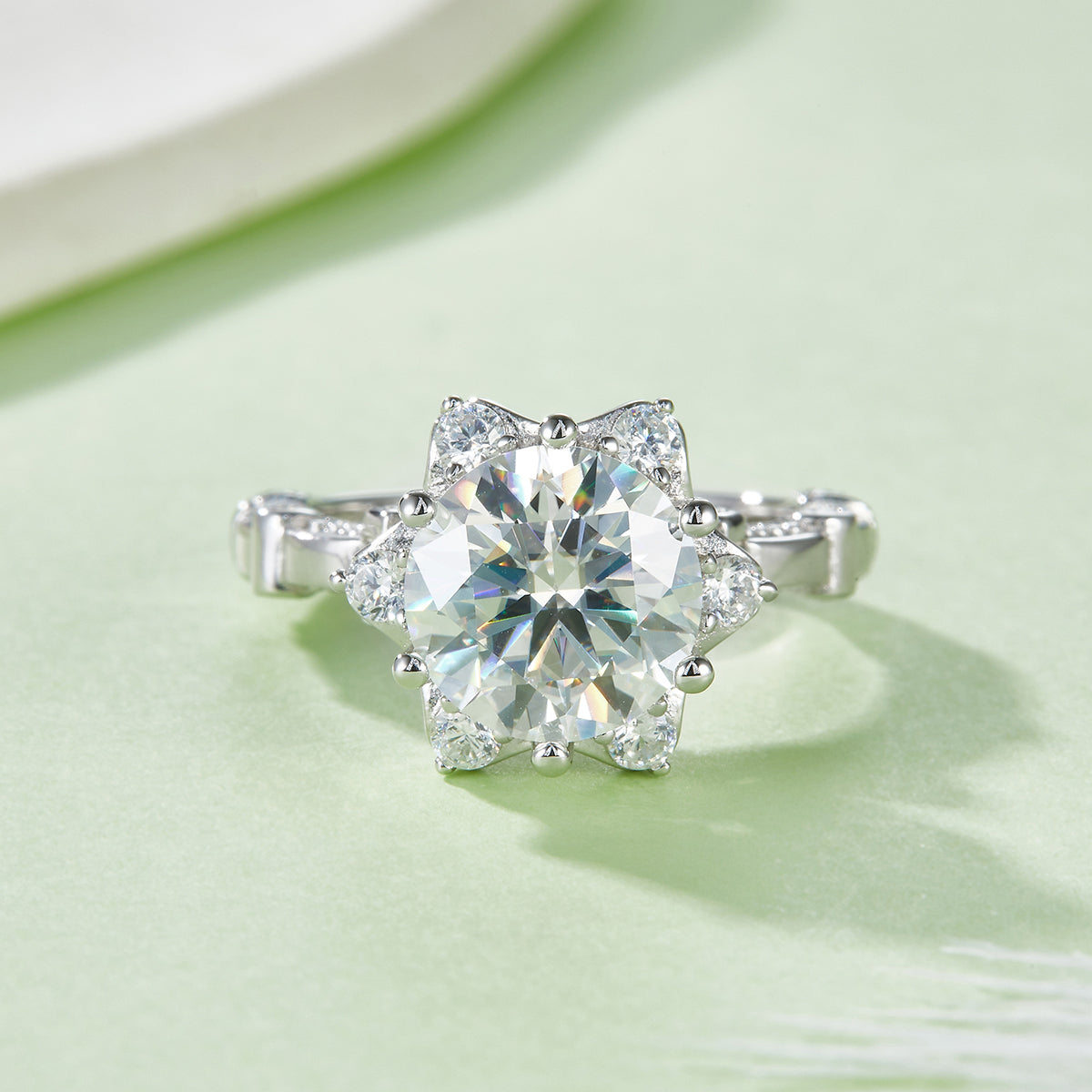 Moissanit-Ring aus 925er Sterlingsilber mit Sternen-Halo
