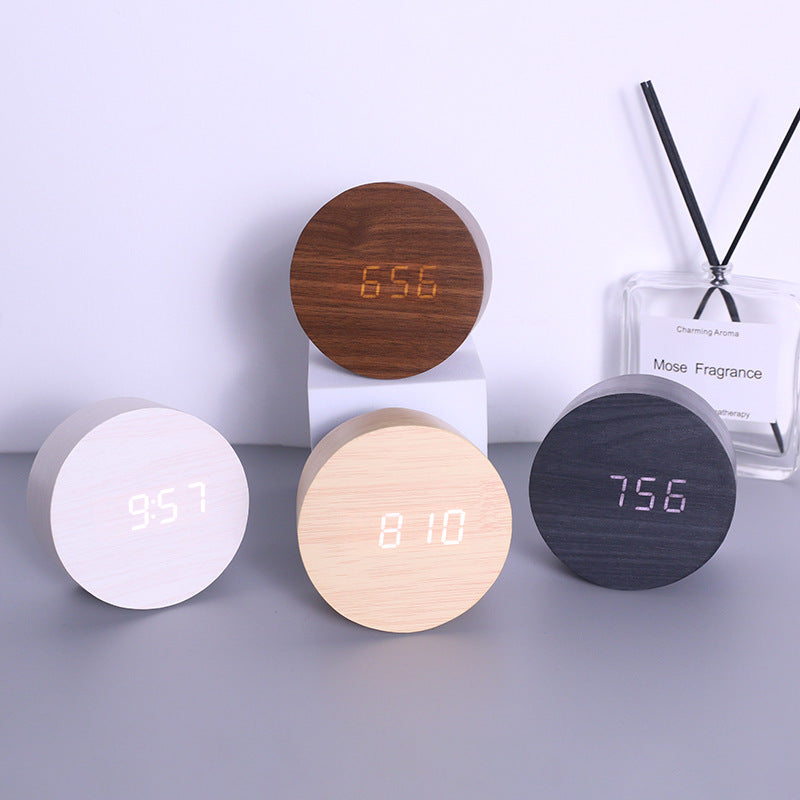 Smarte Uhr mit Datums- und Temperaturanzeige