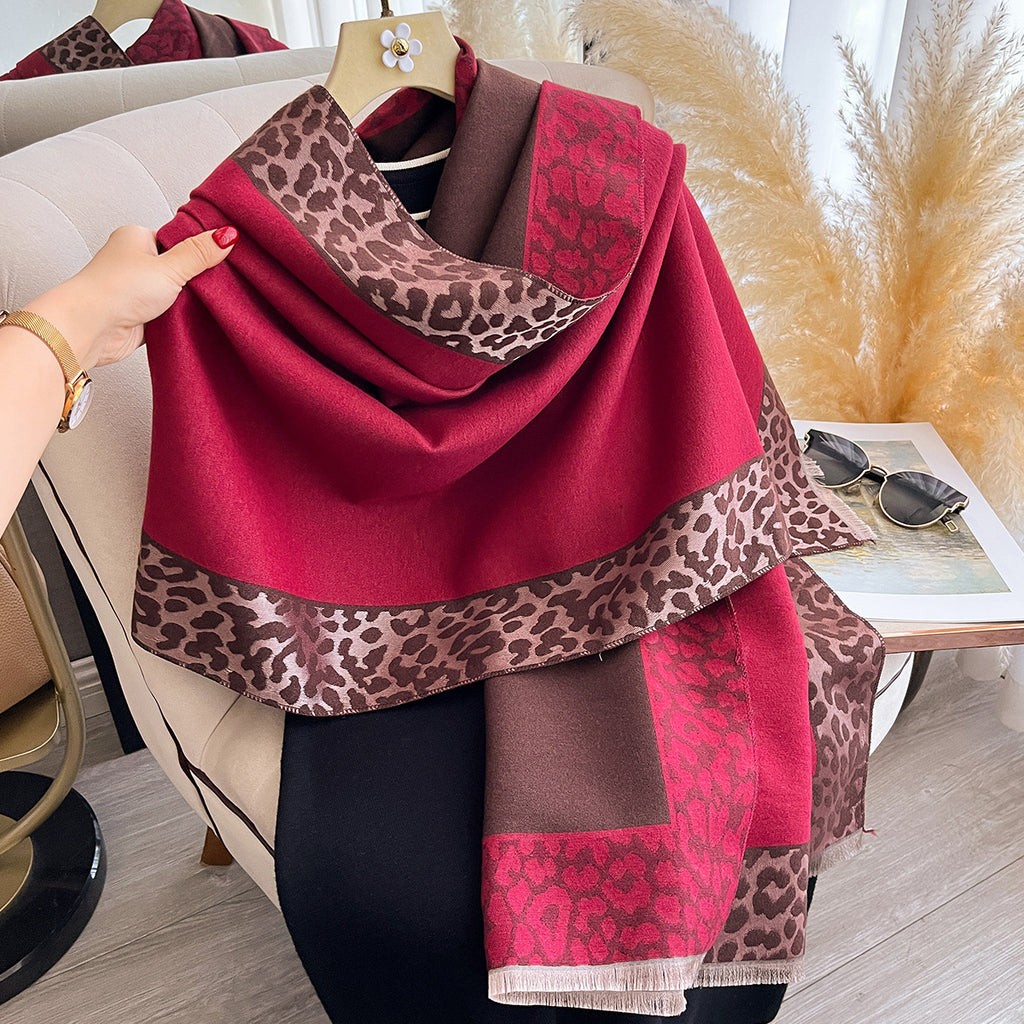 Leopardprint-Schal aus Kunstkaschmir – Bild 7 | LuxeStyle