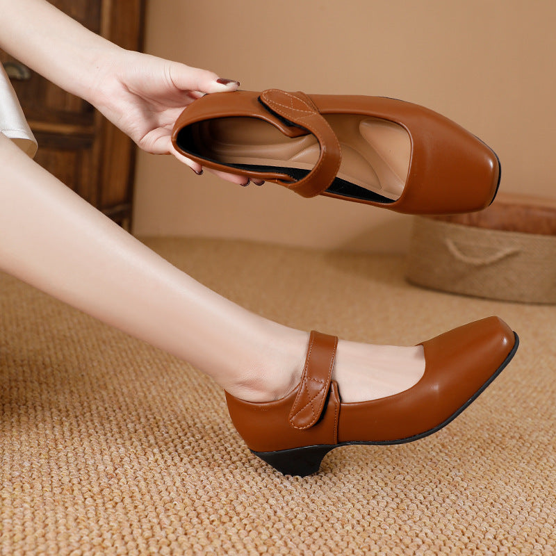 Pumps mit Klettverschluss und Chunky-Heel – Bild 2 | LuxeStyle