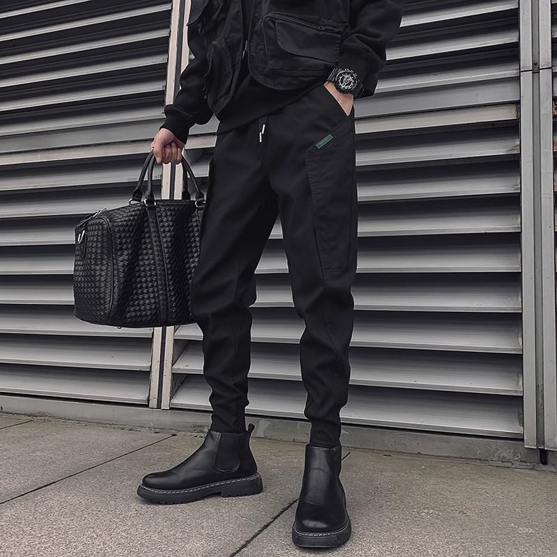Schwarze Cargo-Hose mit Fleece-Fütterung
