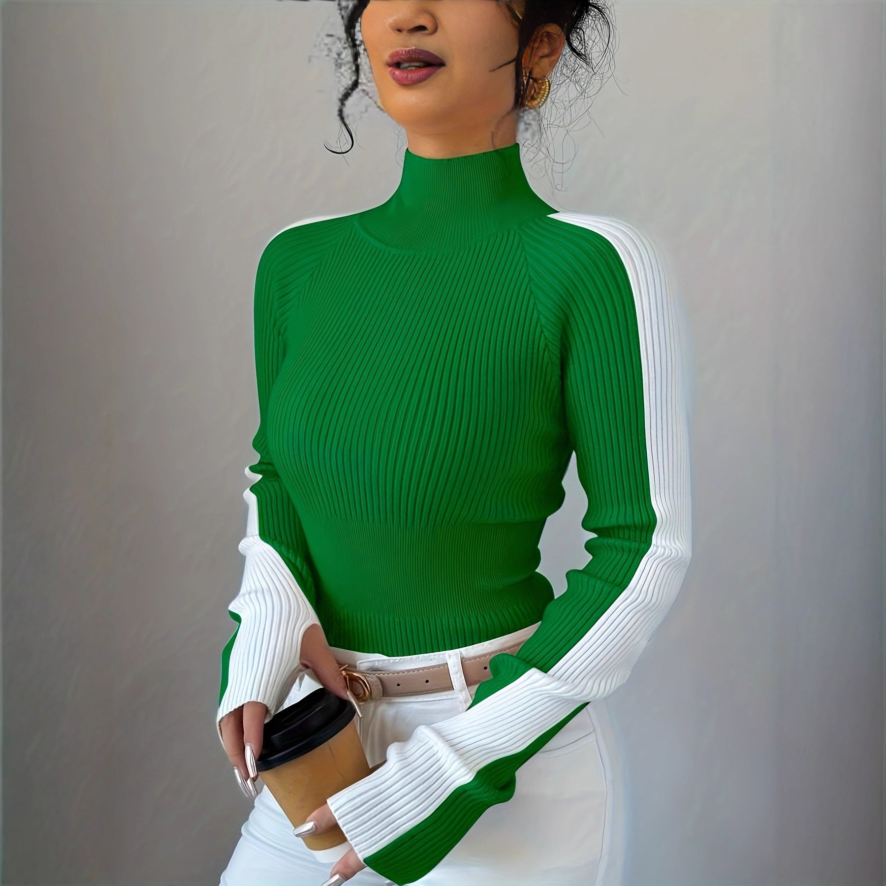 Eng anliegender Rollkragenpullover
