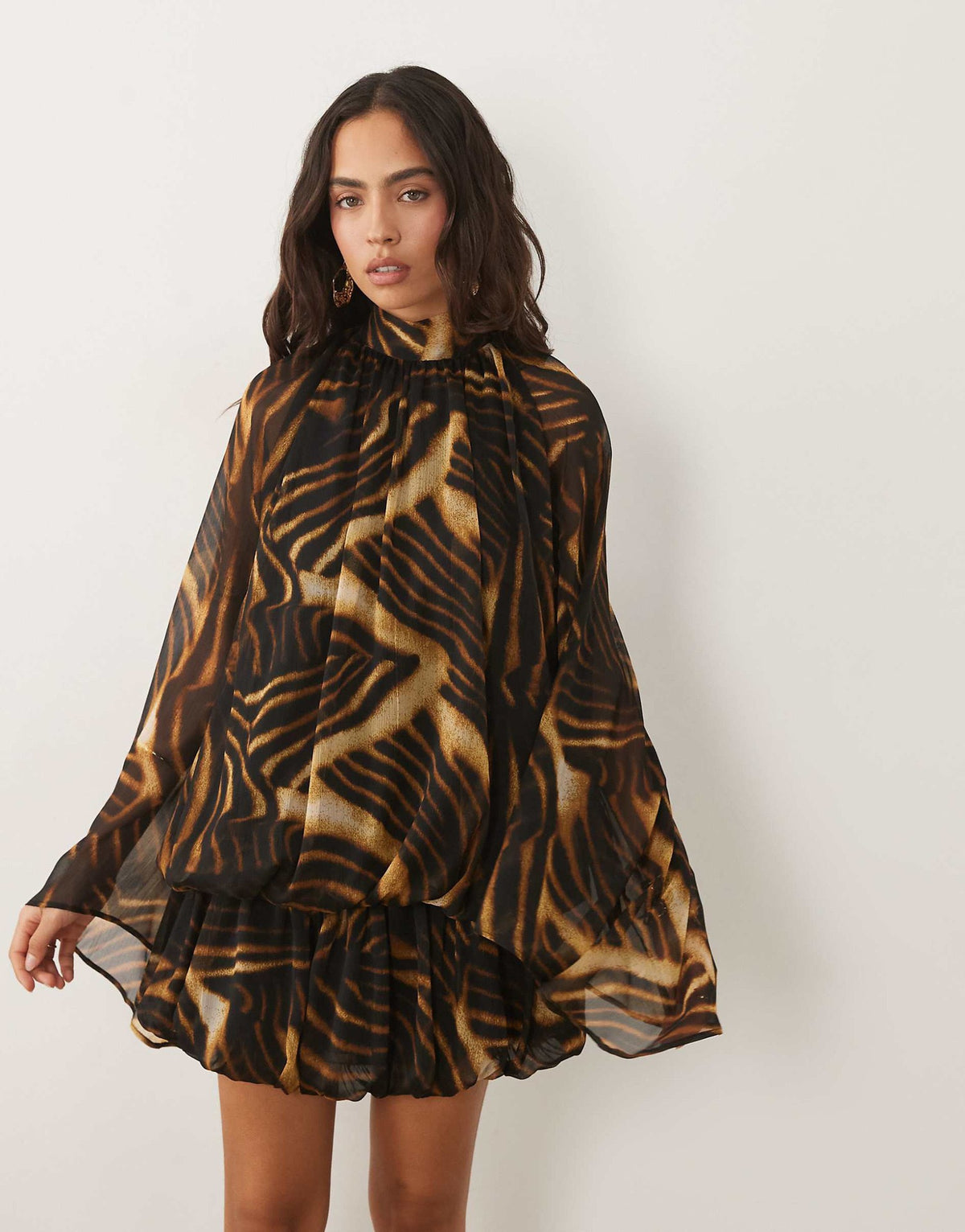 Tüll Kleid mit Rückenausschnitt und schmaler Taille – Bild 8 | LuxeStyle