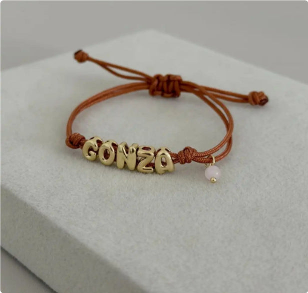 Buntes Buchstaben-Armband – Bild 10 | LuxeStyle