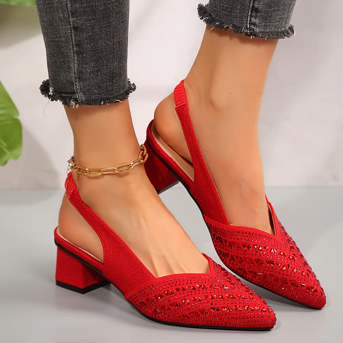 Champagner Pumps mit Metallverzierungen – Bild 8 | LuxeStyle