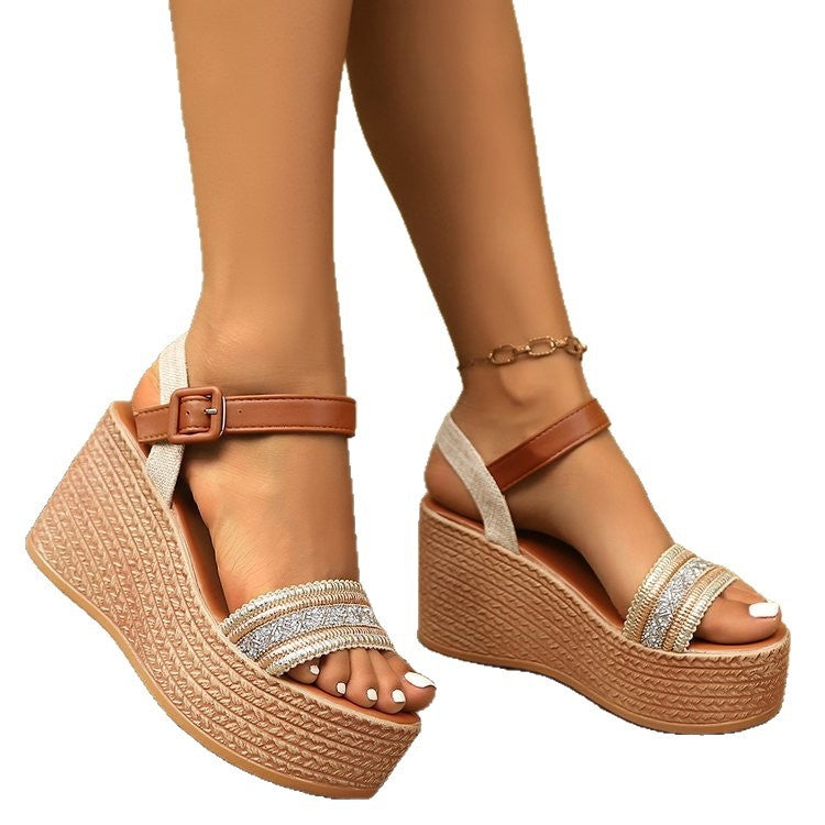 Chunky-Sohlen Roman Sandalen für zierliche Frauen