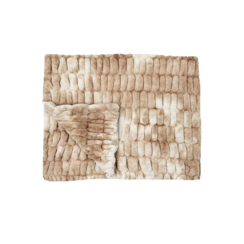 Faux-Fur-Decke im Tie-Dye-Look