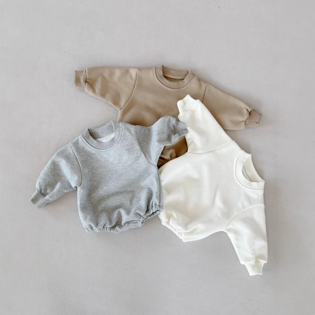 Baby Baumwoll-Overall mit Kapuze – Bild 4 | LuxeStyle